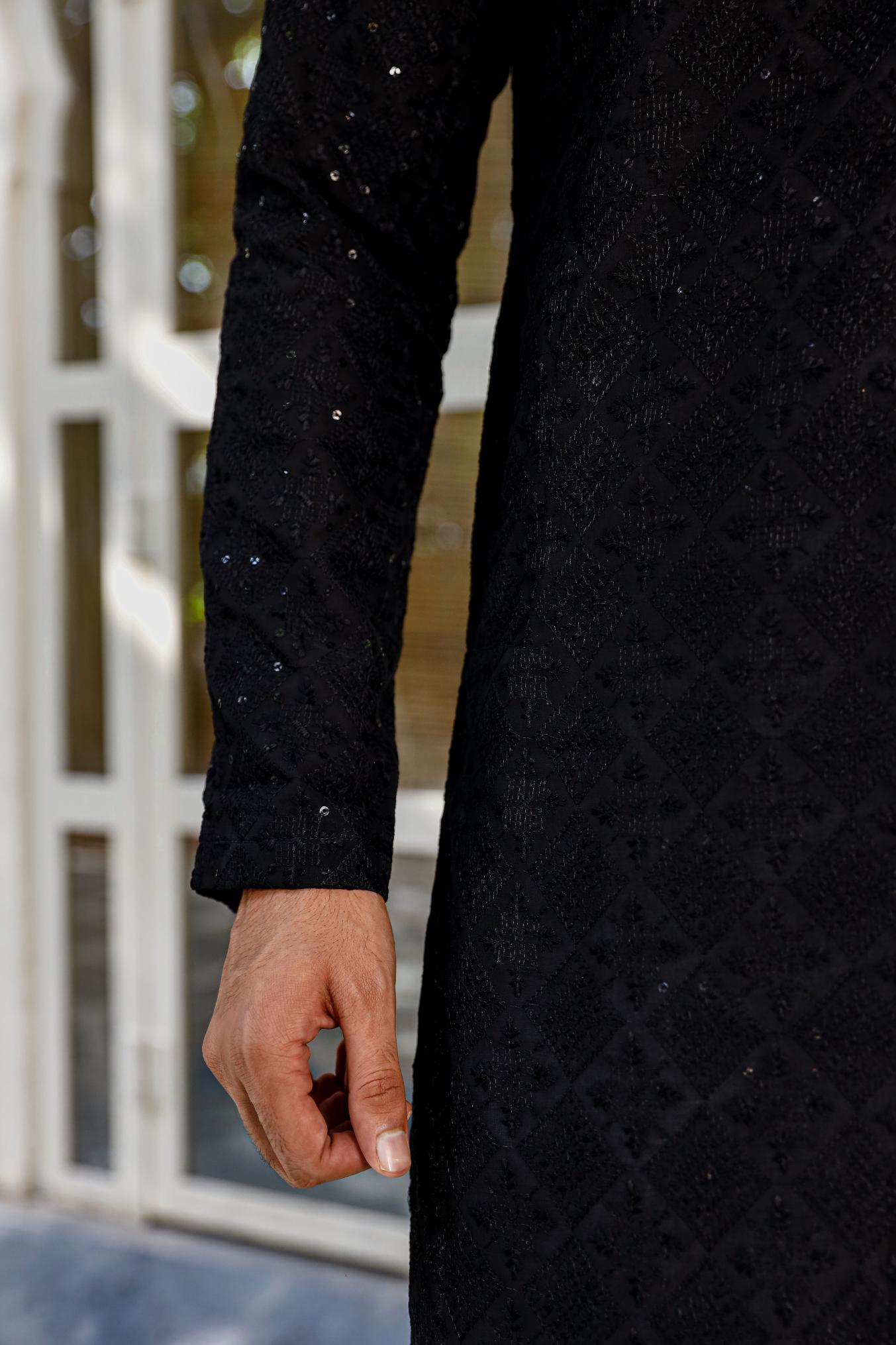 Ranjhha Black Men's Chikenkari Kurta set
